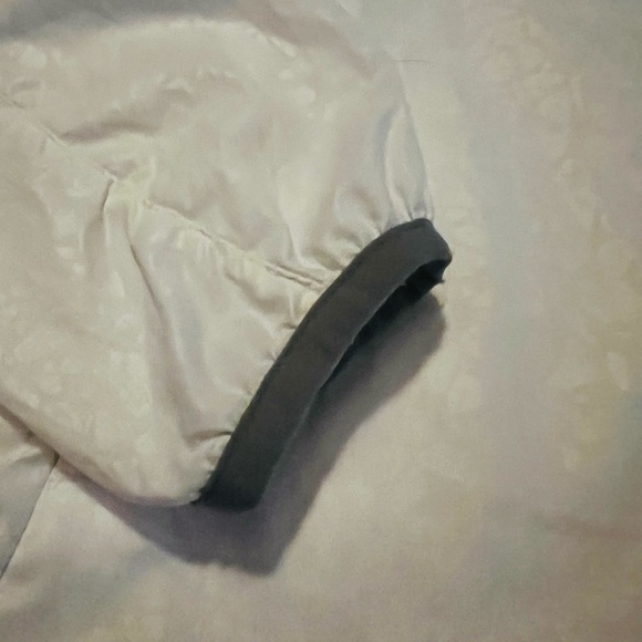 MARMOT WOMEN’S WHITE LIGHTSWEIGHT WINDBREAKER SIZE MEDIUM - Picture 5 of 13